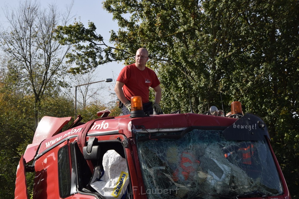 Schwerer VU PKlemm A 57 Rich Innenstadt Hoehe Koeln Chorweiler P155.JPG - Miklos Laubert